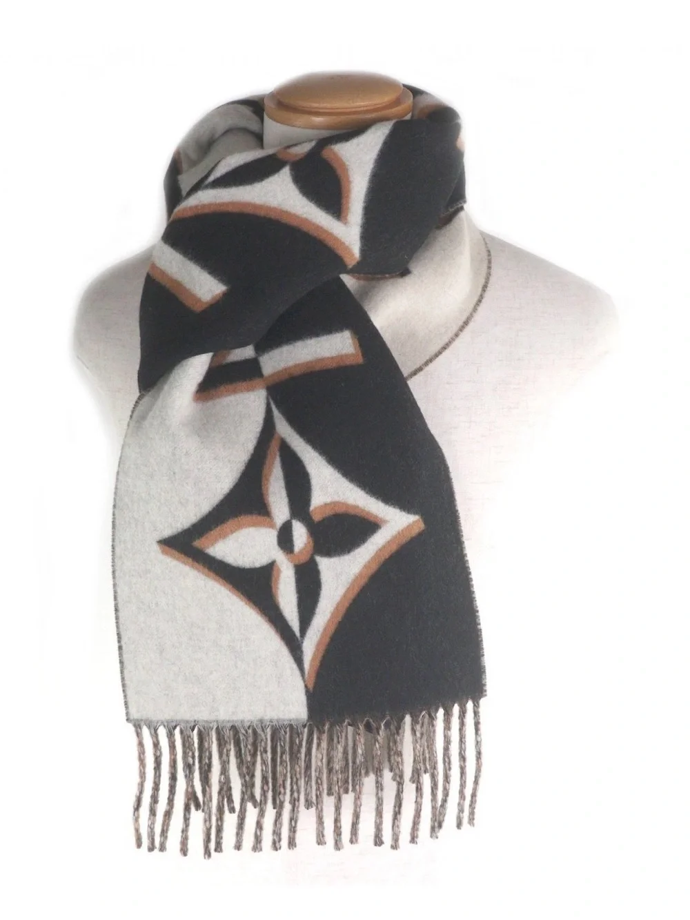 Brand New Louis Vuitton Duo Infinity Scarf.
